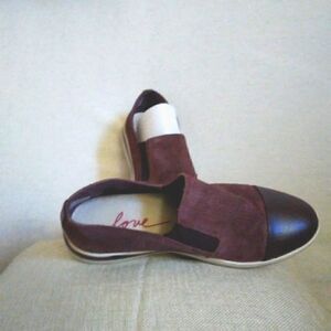 ELLEN DeEGENERES  "ED" Perforated Suede Slip-On Aviana Womens Shoes Brown  7M